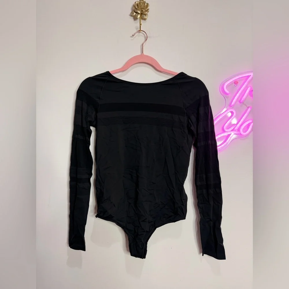 Lululemon Gleam and Glow Bodysuit Size XL - Picture 7 of 10